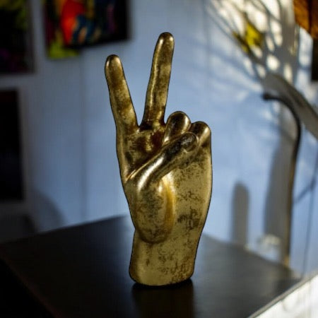 Hand Gesture Gold - Peace